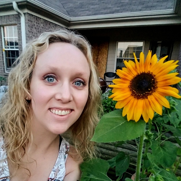 Meet your Posher, Kristin - Picture 3 of 12